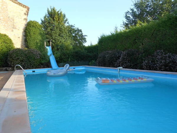 piscine interieur avec toboggan